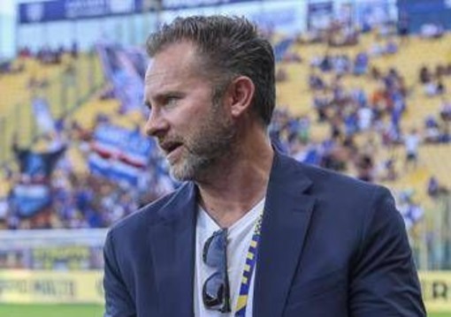 Letame davanti casa del Ceo della Sampdoria. Il club scosso: "Superato ogni limite" Letame davanti casa del Ceo della Sampdoria. Il club scosso: "Superato ogni limite"