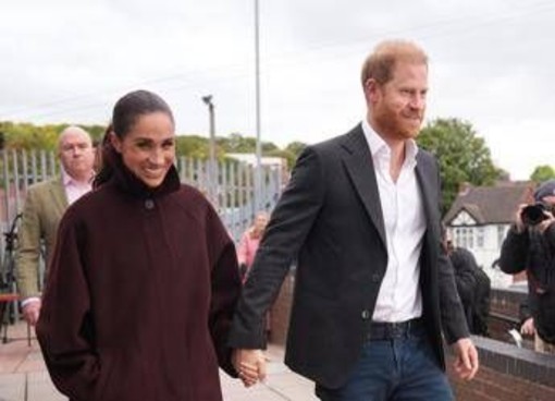 Harry e Meghan nel Regno Unito, la prima uscita a Nottingham