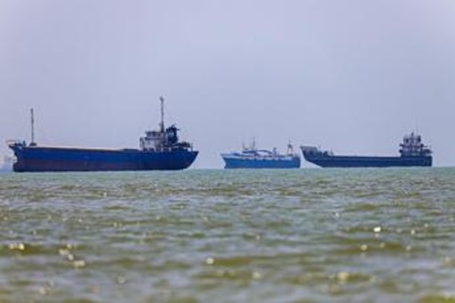 Iran, la proposta Usa a Teheran: fondi scongelati per evitare pedaggi nello Stretto di Hormuz Iran, la proposta Usa a Teheran: fondi scongelati per evitare pedaggi nello Stretto di Hormuz