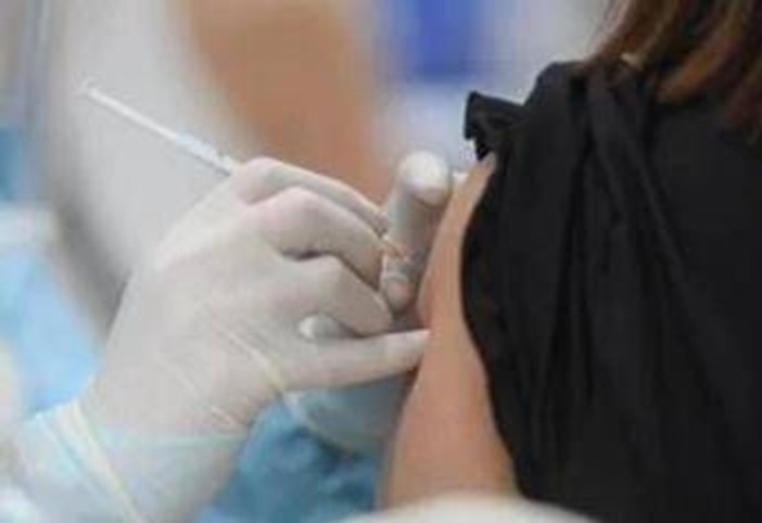 Vaccini, Esposito (presidente Espid): "Meningococco B impatto rilevante, serve strategia per adolescenti"