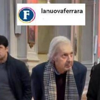 Vittorio Sgarbi riappare in pubblico, il critico d'arte a un evento a Ferrara