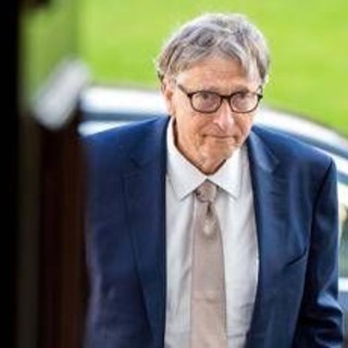 Caso Epstein, Bill Gates nella bufera: "Contrasse malattia sessualmente trasmissibile da rapporti con ragazze russe" Caso Epstein, Bill Gates nella bufera: "Contrasse malattia sessualmente trasmissibile da rapporti con ragazze russe"