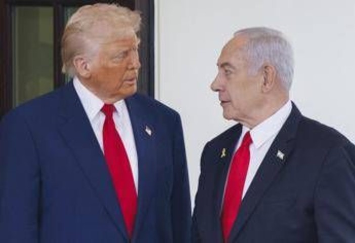 Iran-Israele, Trump ferma gli attacchi di Netanyahu: "Stop o resti solo contro Teheran"
