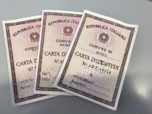 Carta d'identità cartacea, da oggi stop per l'espatrio: cosa cambia e chi deve fare la Cie