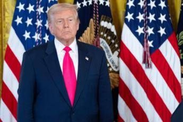 Bbc si scusa con Trump, ma respinge le richieste di risarcimento da un miliardo di dollari Bbc si scusa con Trump, ma respinge le richieste di risarcimento da un miliardo di dollari