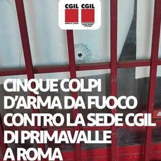 Roma, Cgil: "Cinque fori di proiettile contro la sede di Primavalle"