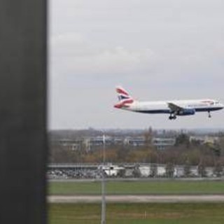 Gb, emergenza su volo British Airways per Chicago: aereo rientra a Londra