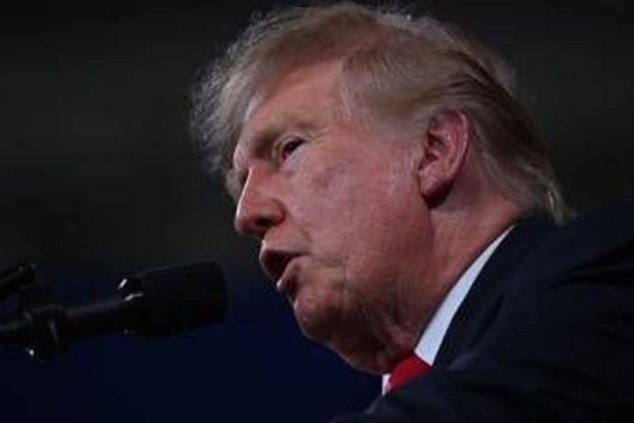 Cortei, Trump: "Chi crea problemi in Francia, Italia e Spagna odia questi Paesi"