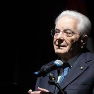 Ucraina-Russia, Mattarella: "Irresponsabile e inammissibile ridefinire confini con la forza"