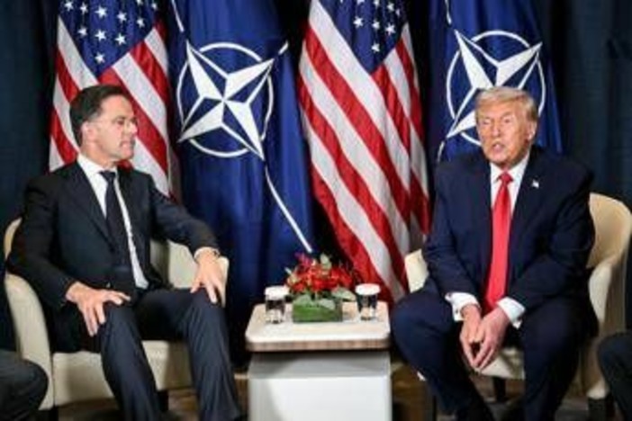 Groenlandia, la svolta di Trump: "Accordo con la Nato, stop dazi"