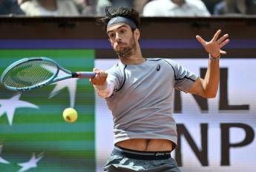 Musetti, rabbia agli Internazionali: spacca la racchetta con Ruud Musetti, rabbia agli Internazionali: spacca la racchetta con Ruud
