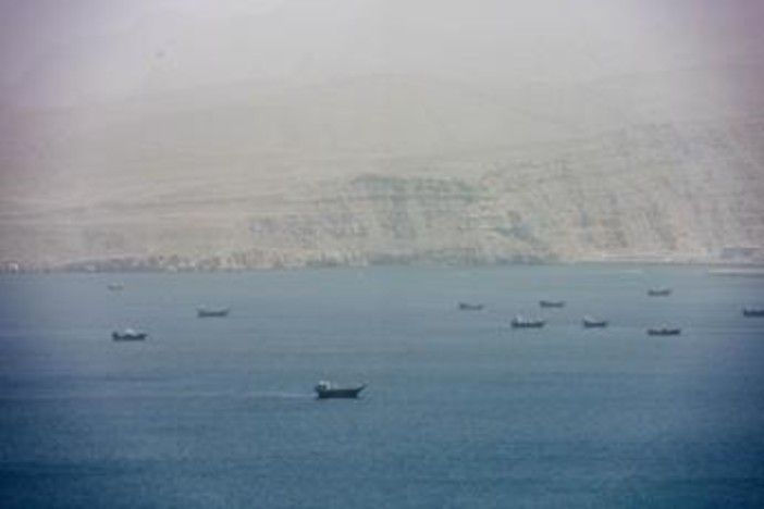 Iran ribadisce: "Libero transito a Hormuz per soli 60 giorni". Svelato piano con Oman per pedaggio nello Stretto Iran ribadisce: "Libero transito a Hormuz per soli 60 giorni". Svelato piano con Oman per pedaggio nello Stretto