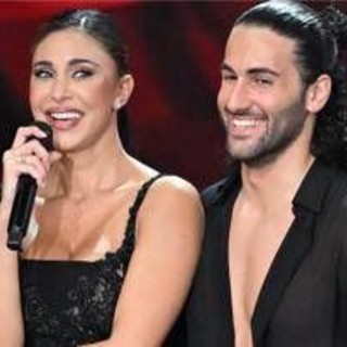Ballando, Belen incanta: "Milly trovami marito". Poi il botta e risposta con Lucarelli Ballando, Belen incanta: "Milly trovami marito". Poi il botta e risposta con Lucarelli