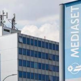 Mediaset dopo il video di Corona: "Libertà di espressione non è libertà di diffamazione e gogna mediatica" Mediaset dopo il video di Corona: "Libertà di espressione non è libertà di diffamazione e gogna mediatica"