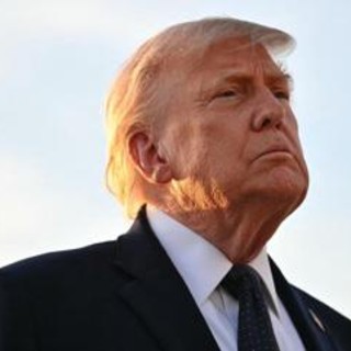 Nuovo affondo di Trump: "Popolarità Meloni bassa perché ha abbandonato gli Stati Uniti" Nuovo affondo di Trump: "Popolarità Meloni bassa perché ha abbandonato gli Stati Uniti"