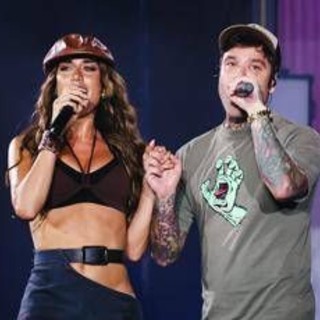 Clara e Fedez stanno insieme? Lei rompe il silenzio: "Sono single" Clara e Fedez stanno insieme? Lei rompe il silenzio: "Sono single"