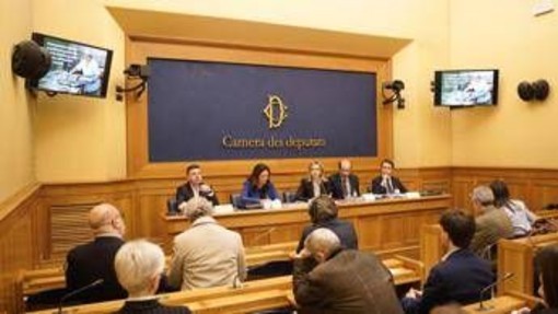 Sostenibilità, Gadda: "Serve fase 2 per rafforzare lotta a spreco alimentare" Sostenibilità, Gadda: "Serve fase 2 per rafforzare lotta a spreco alimentare"