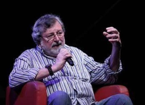 Da 'L'avvelenata' a 'La locomotiva', le dieci canzoni con cui Guccini ha raccontato l'Italia Da 'L'avvelenata' a 'La locomotiva', le dieci canzoni con cui Guccini ha raccontato l'Italia