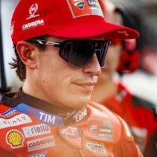 Gp Indonesia, caduta e frattura alla clavicola per Marquez: "Rispetto i medici, tornerò quando sarà possibile" Gp Indonesia, caduta e frattura alla clavicola per Marquez: "Rispetto i medici, tornerò quando sarà possibile"