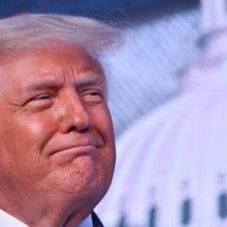 Usa, Trump concede grazia all'ex sindaco di New York Giuliani e ad altri 76 Usa, Trump concede grazia all'ex sindaco di New York Giuliani e ad altri 76