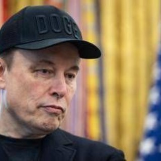 Allarme ricercatori Anthropic su rischio estinzione umana con IA, Musk: "Una montatura"
