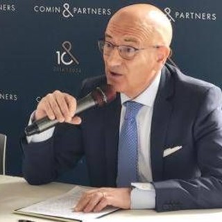 Terziario, Bella (Confcommercio): "Valorizzare ogni settore di quello di mercato"