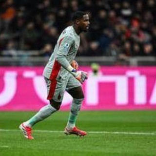 Troilo segna, ma c'era fallo su portiere? Proteste rossonere in Milan-Parma Troilo segna, ma c'era fallo su portiere? Proteste rossonere in Milan-Parma