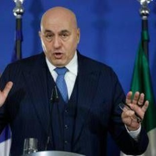 Ucraina, Crosetto: "Assurdo non continuare ad aiutare Kiev" Ucraina, Crosetto: "Assurdo non continuare ad aiutare Kiev"