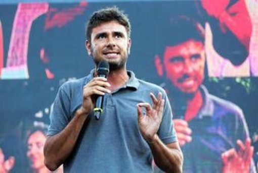 Di Battista, l'aggiornamento: "E' in terapia intensiva prima del rientro in Italia" Di Battista, l'aggiornamento: "E' in terapia intensiva prima del rientro in Italia"