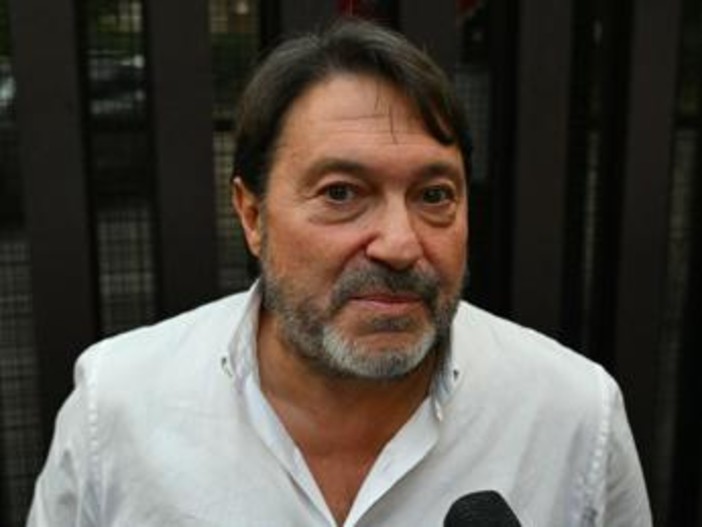 Ranucci attacca i nuovi conduttori di Report: "Disumano pensare di condurlo senza averlo meritato" Ranucci attacca i nuovi conduttori di Report: "Disumano pensare di condurlo senza averlo meritato"