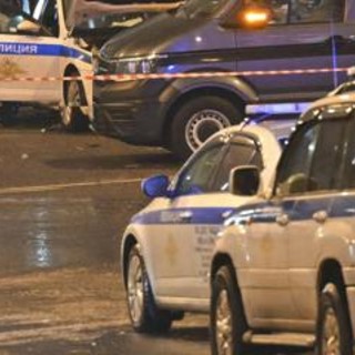 Esplosione vicino a un café di Mosca: 3 morti e 15 feriti Esplosione vicino a un café di Mosca: 3 morti e 15 feriti