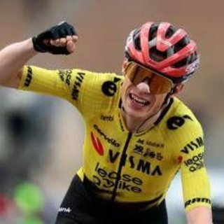 Giro d'Italia, Vingegaard vince la settima tappa ed Eulalio resta maglia rosa