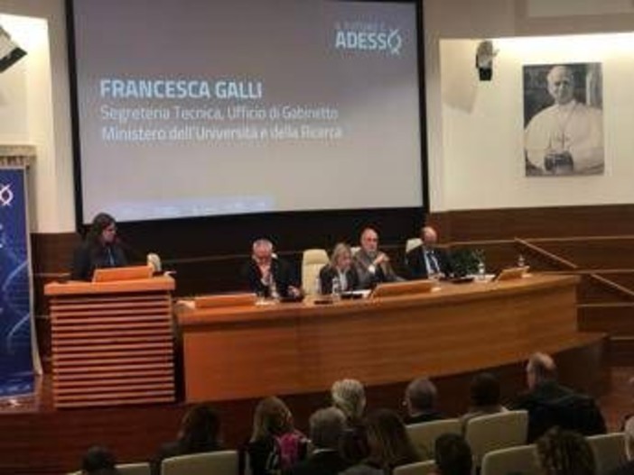 Ricerca, Galli (Mur): "Fondamentale per sistema Paese, conoscenza diventa diagnosi e cura" Ricerca, Galli (Mur): "Fondamentale per sistema Paese, conoscenza diventa diagnosi e cura"