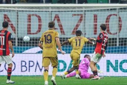 Mbangula come Batistuta, storica tripletta a San Siro contro il Milan dell'ex Juve Mbangula come Batistuta, storica tripletta a San Siro contro il Milan dell'ex Juve