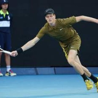 Australian Open, Sinner e il colpo del torneo: la magia contro Shelton