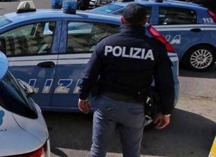 Torino, operazione di polizia in centro sociale Askatasuna Torino, operazione di polizia in centro sociale Askatasuna