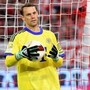 Bayern, uscita horror di Neuer e Augusta in vantaggio dopo 5 secondi Bayern, uscita horror di Neuer e Augusta in vantaggio dopo 5 secondi
