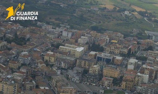 Cellulari in carcere per comunicare con i clan della ‘Ndrangheta, 46 indagati