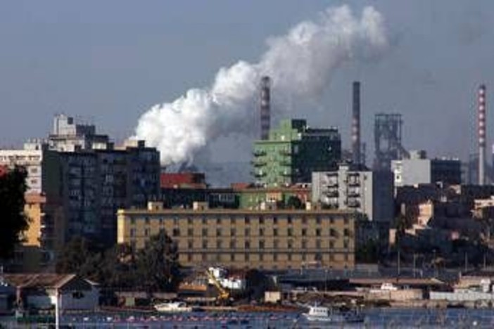 Ex Ilva, il governo alle imprese: "Stop ai licenziamenti". Aigi e Aepi accolgono l'appello