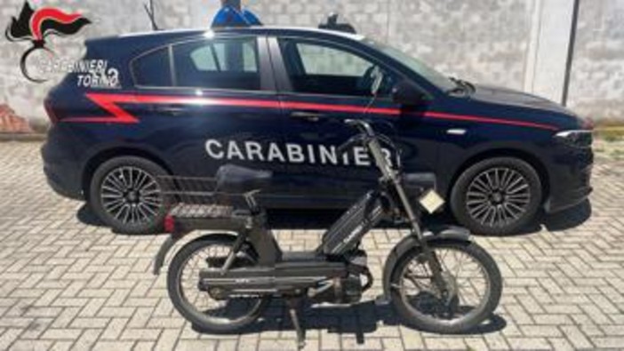Torino, motorino rubato nel 1984: ritrovato e restituito al proprietario 42 anni dopo