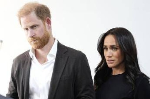 Harry e Meghan, il silenzio sul libro del conte Spencer ha agitato la regina Camilla