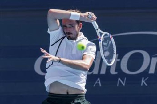Medvedev eliminato a sorpresa a Winston-Salem: "Forse dovrei lasciare il tennis..."