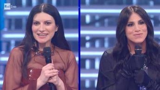 Sanremo 2026, doppia Laura Pausini sul palco: l'imitazione di Vincenzo De Lucia Sanremo 2026, doppia Laura Pausini sul palco: l'imitazione di Vincenzo De Lucia