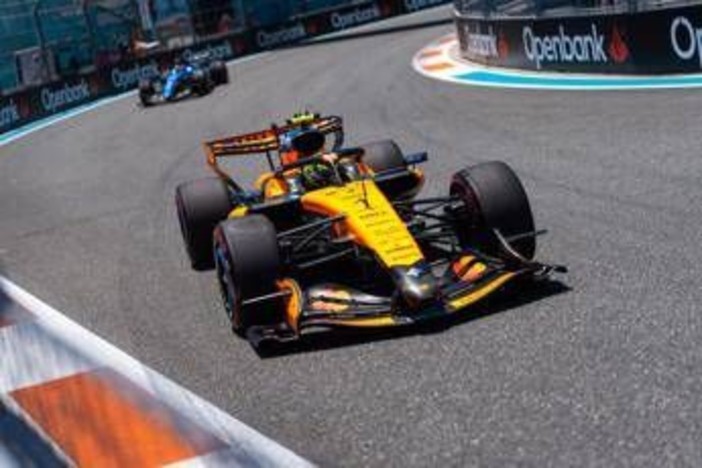 Gp Miami, Norris vince la sprint davanti a Piastri e Leclerc. Quarto Antonelli