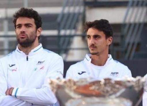 Berrettini, calcio-tennis con Sonego alle Atp Finals. E Zverev (in panchina) se la ride...