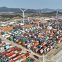 Cina, 1,4 mld tonnellate di merci gestite dal porto Ningbo-Zhoushan nel 2025