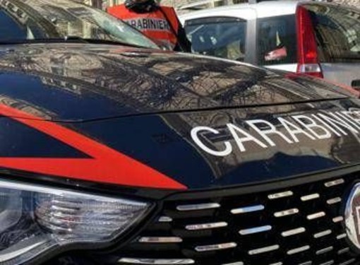 Palermo, 13enne precipita da ottavo piano e muore: indagini in corso Palermo, 13enne precipita da ottavo piano e muore: indagini in corso