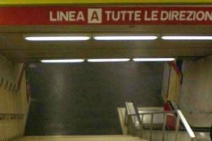 Roma, 28enne investito da metro a Baldo degli Ubaldi: estratto vivo dai binari