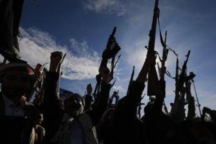 Yemen, leader Houthi minaccia attacchi a siti petroliferi sauditi e aeroporto Riad Yemen, leader Houthi minaccia attacchi a siti petroliferi sauditi e aeroporto Riad