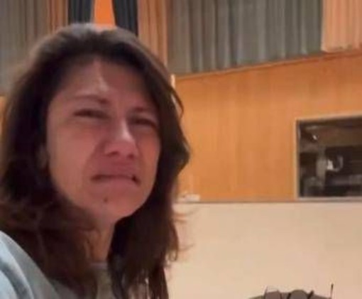 Flotilla bloccata da Israele, Elisa in lacrime Flotilla bloccata da Israele, Elisa in lacrime